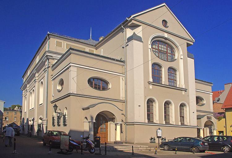 nowa synagoga galeria w Lesznie zabytki atrakcje Wielkopolska