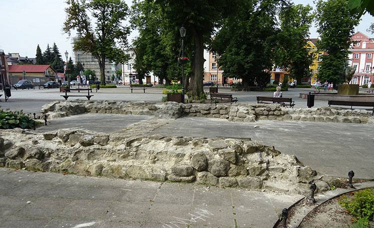 ratusz mury rynek Krasnystaw ciekawostki atrakcje zabytki