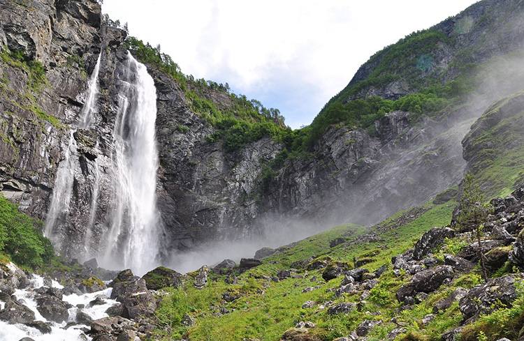 Feigumfossen wodospad Norwegia ciekawostki atrakcje wycieczki