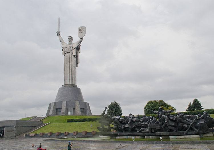 Kijów Matka Ojczyzna Ukraina ciekawostki o Ukrainie informacje