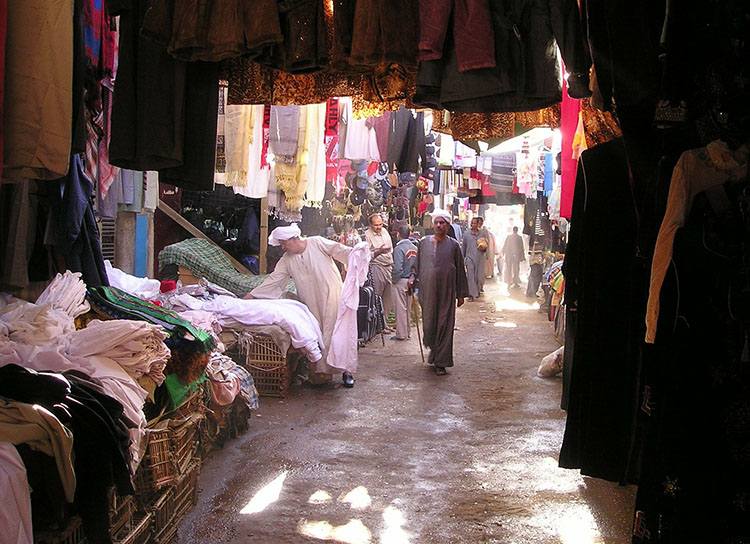 Luksor bazar Egipt ciekawostki atrakcje zabytki informacje wakacje
