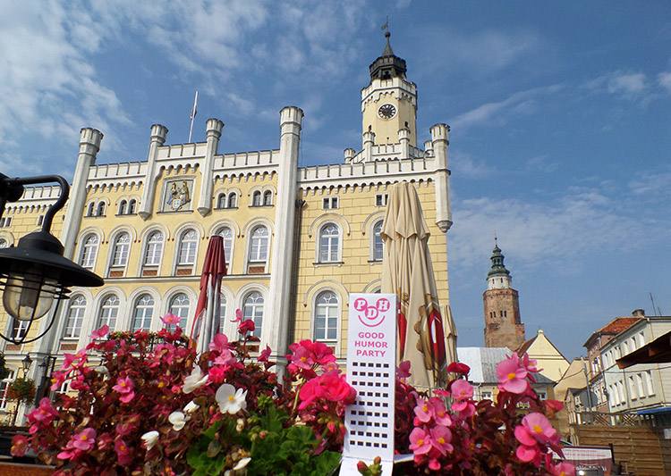 Wschowa Polska świat ciekawostki miasto ratusz kwiaty