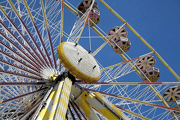 parki rozrywki w Polsce park Polska ciekawostki wesołe miasteczko lunapark
