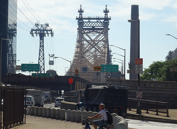 Queensboro Bridge kolejka linowa Roosevelt Island ciekawostki Nowy Jork NYC Manhattan
