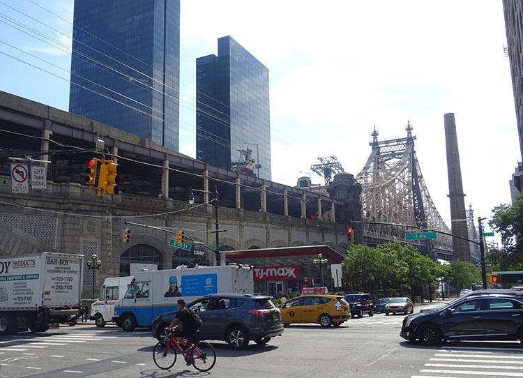 Queensboro Bridge kolejka linowa Roosevelt Island ciekawostki Nowy Jork NYC Manhattan