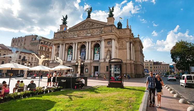teatr Lwów atrakcje Ukraina biura podróży ciekawostki