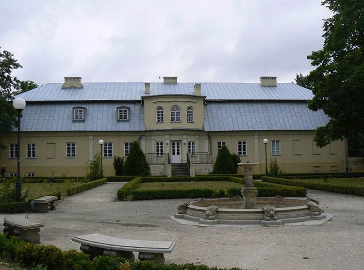 Dworek Olszewskich Bełchatów ciekawostki zabytki historia atrakcje