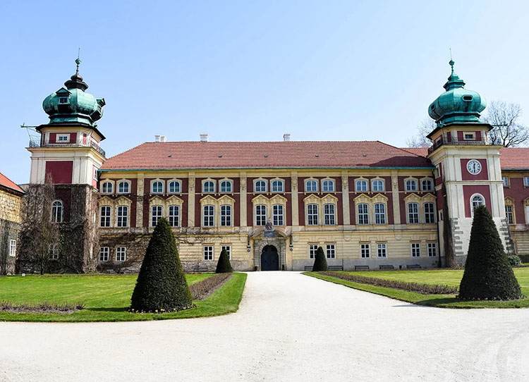 Łańcut zamek ciekawostki województwo podkarpackie atrakcje zabytki park pałac