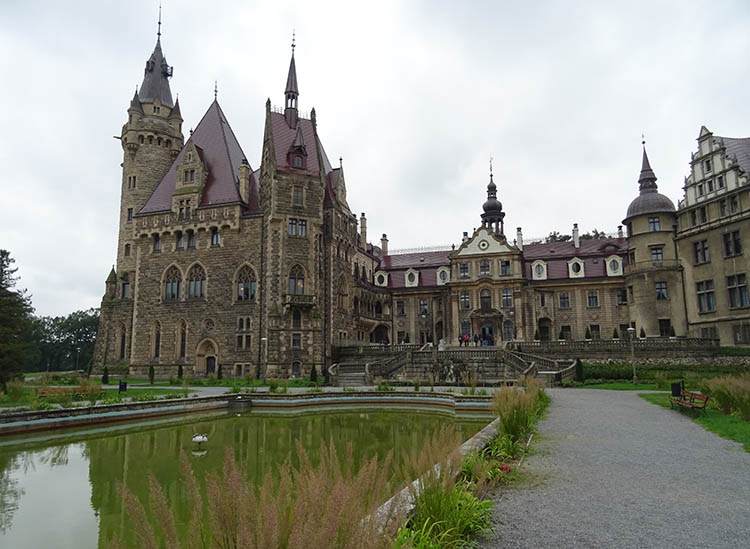Moszna pałac województwo opolskie ciekawostki