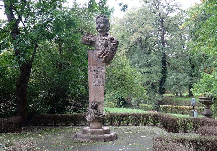 król Stanisław Leszczyński pomnik w Rydzynie