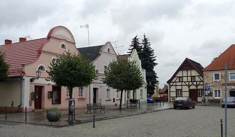 kamienice przy rynku w Rydzynie