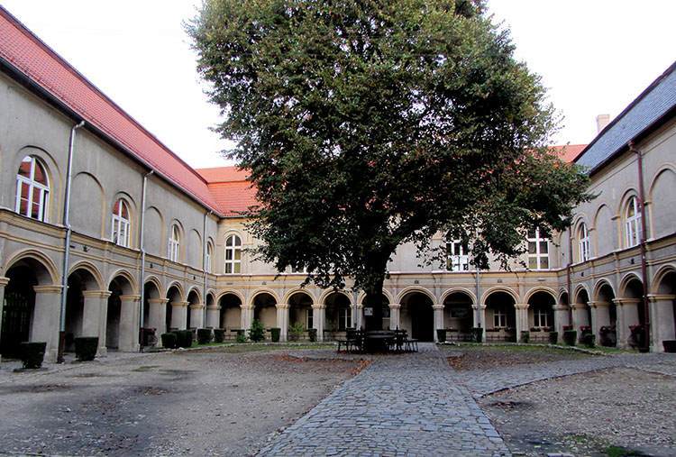 zamek Krapkowice ciekawostki zabytki