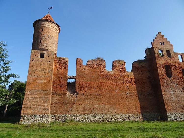 zamek Szymbark ciekawostki ruiny historia warmińsko-mazurskie