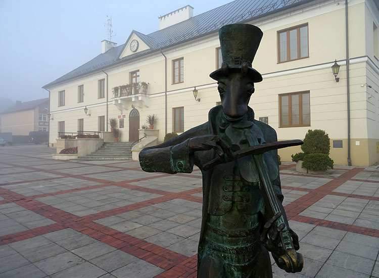 Szczebrzeszyn pomnik chrząszcza województwo lubelskie atrakcje ciekawostki