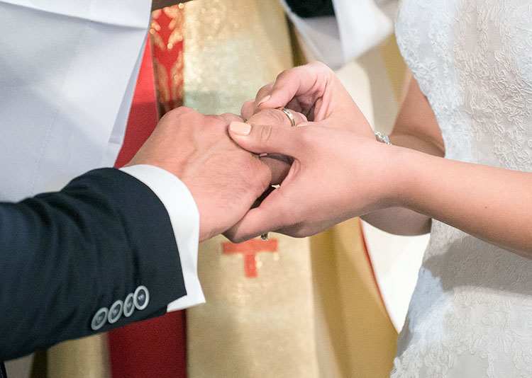 ksiądz obrączki  organista na ślub cena oprawa muzyczna ślubu
