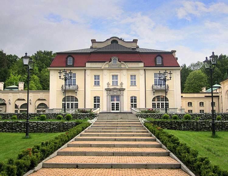 Pałac Goetza Brzesko pałace na wesele event Wielkopolska