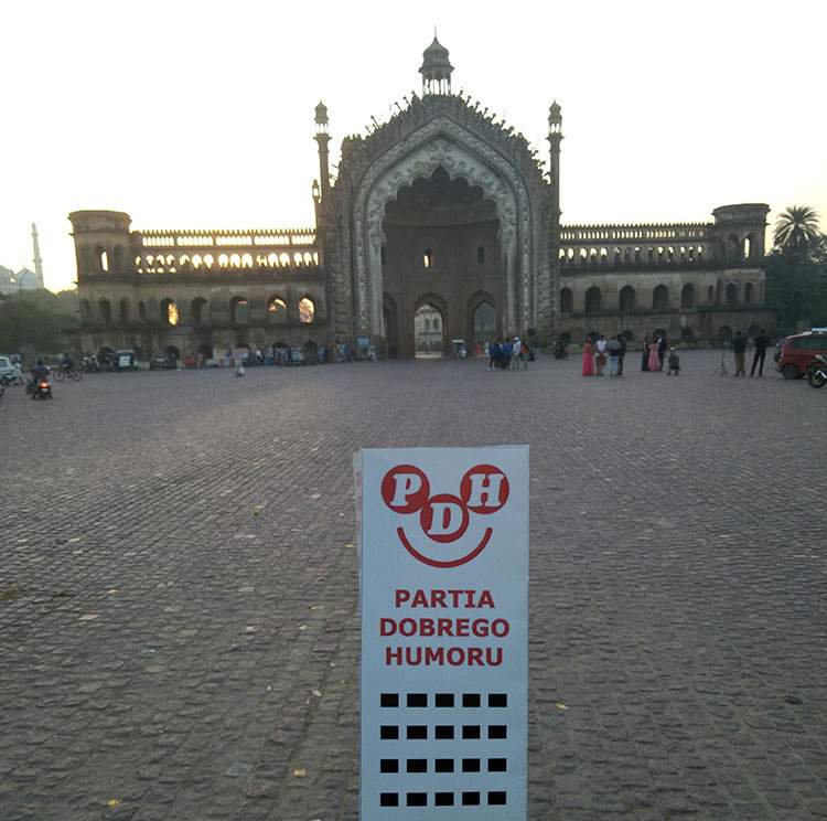 Lucknow Uttar Pradesh Indie zabytki Rumi Darwaza Happy Skyscraper