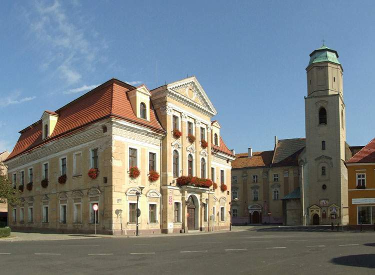 Urząd Miasta Plac Słowiański Żagań ciekawostki zabytki atrakcje