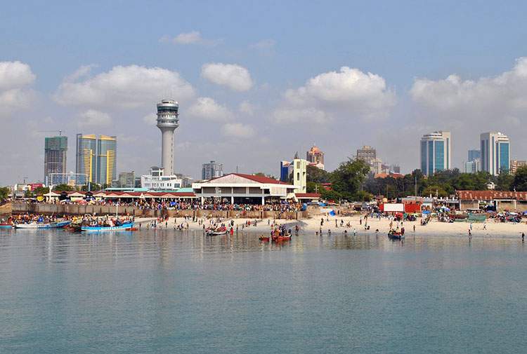 miasto Dar es Salaam w Tanzanii woda wieżowce plaża