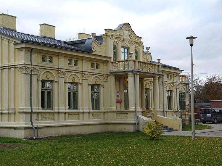 pałacyk Jabłońskich w Głownie ul. Łowicka 74 atrakcje zabytki