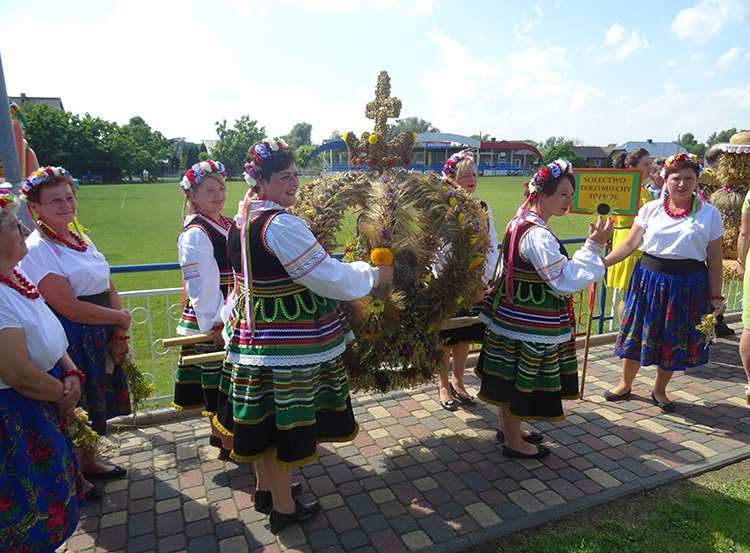 wieniec stroje ludowe wieś Izbica dożynki-woj. lubelskie