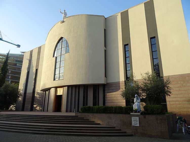katolicka katedra św. Pawła w Tiranie stolicy Albanii 