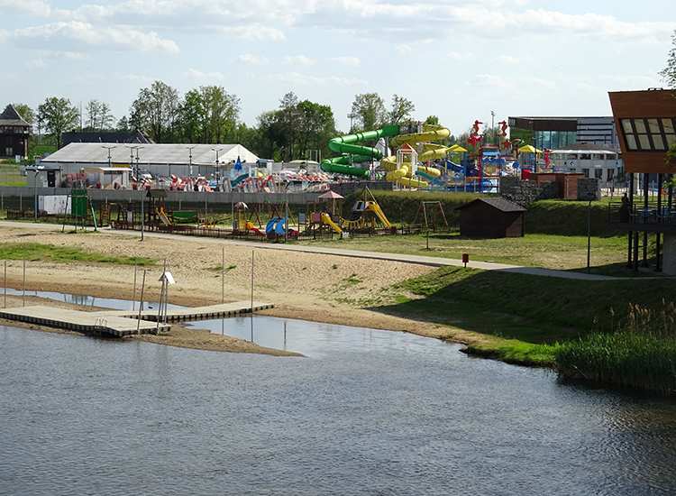 rzeka Warta piaszczysta plaża w Uniejowie piasek termy aquapark