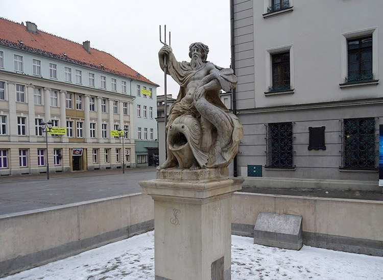 fontanna Neptuna rynek w Gliwicach ciekawostki zabytki