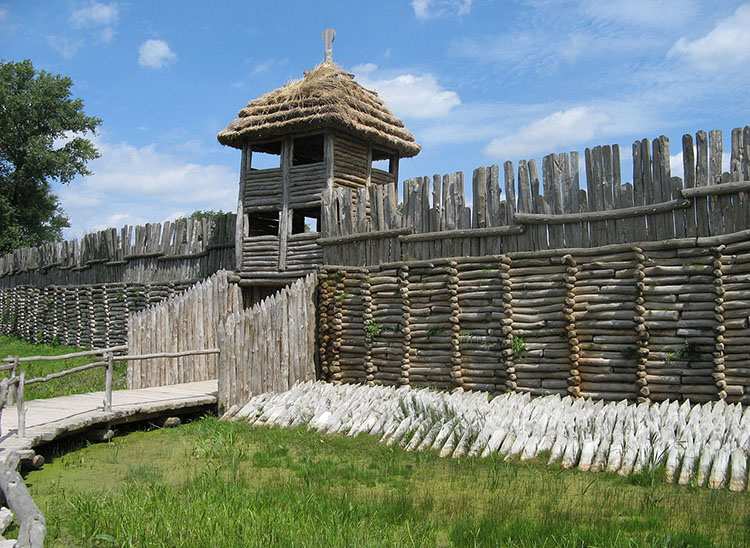 Biskupin województwo kujawsko-pomorskie najciekawsze miejsca atrakcje Pałuki