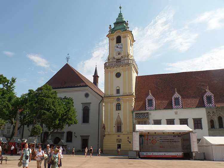 rynek Bratysława ciekawostki atrakcje zabytki Słowacja
