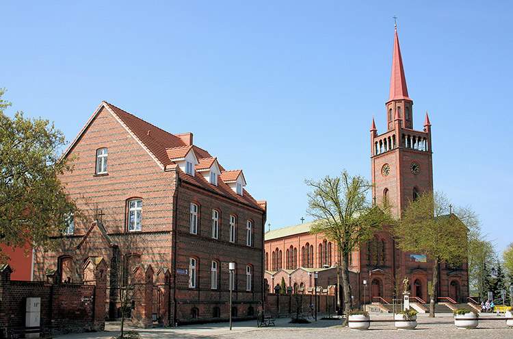 Dębno ciekawostki kościół Apostołów Piotra i Pawła