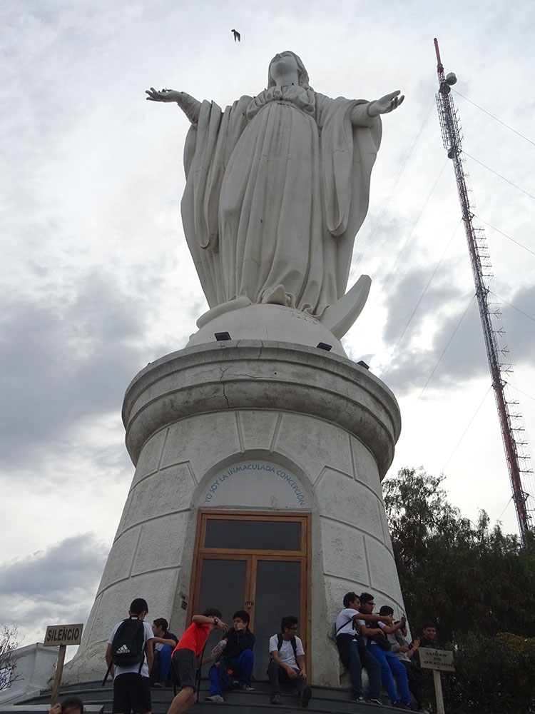 wzgórze San Cristobal Figura Maryi Dziewicy Santiago