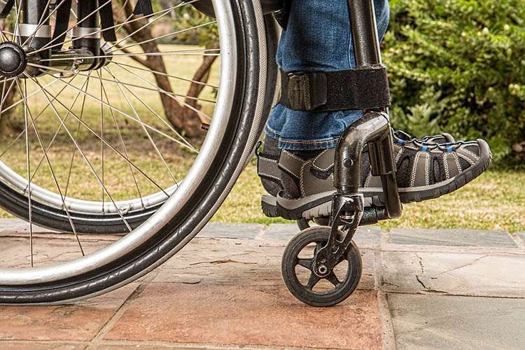 rehabilitacja sprzęt rehabilitacyjny wózek inwalidzki