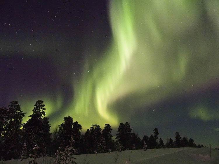 jak powstaje zorza polarna ciekawostki o zorzy polarnej