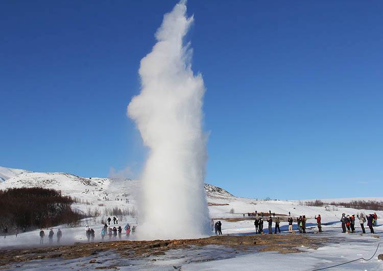 Geysir jezioro wulkan Islandia atrakcje ciekawostki