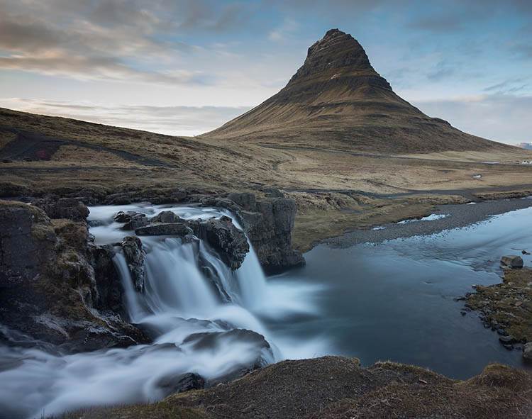 góra Kirkjufell Islandia atrakcje ciekawostki