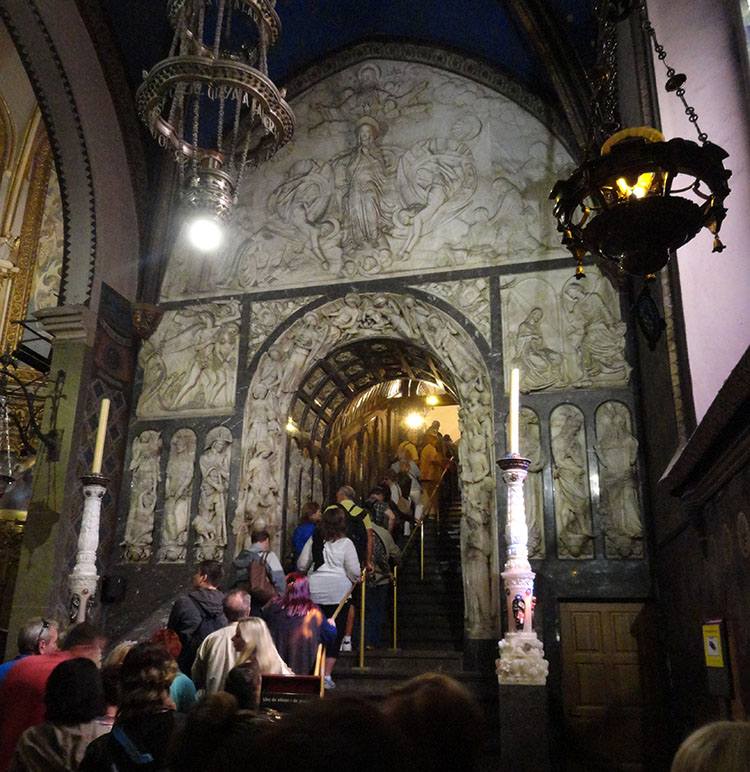 La Moreneta Matka Boska Montserrat Katalonia ciekawostki Hiszpania Barcelona