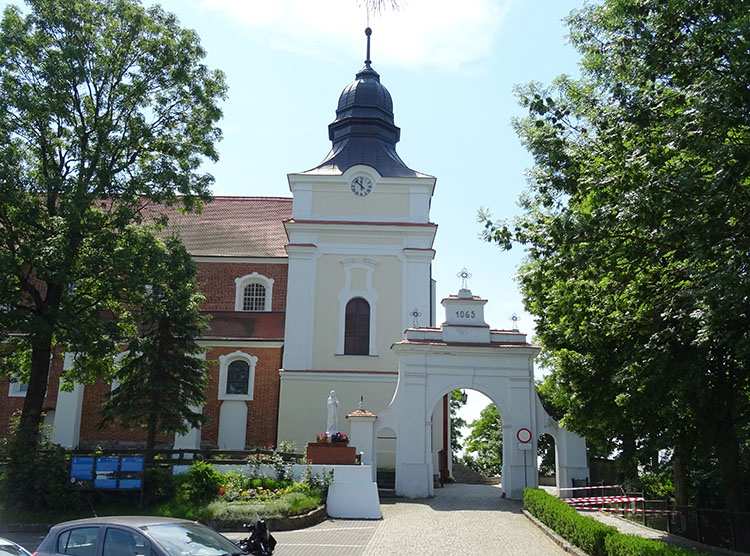 Mogilno ciekawostki atrakcje zabytki klasztor benedyktynów kościół