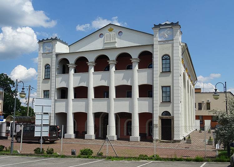 synagoga Dąbrowa Tarnowska ciekawostki atrakcje zabytki