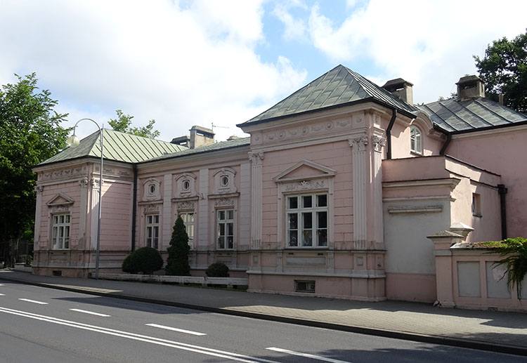 Miejska Biblioteka Publiczna w Radomsku atrakcje zabytki miasta
