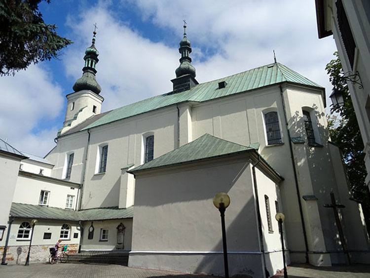 kościół Podwyższenia Krzyża Świętego Radomsko ciekawostki atrakcje zabytki