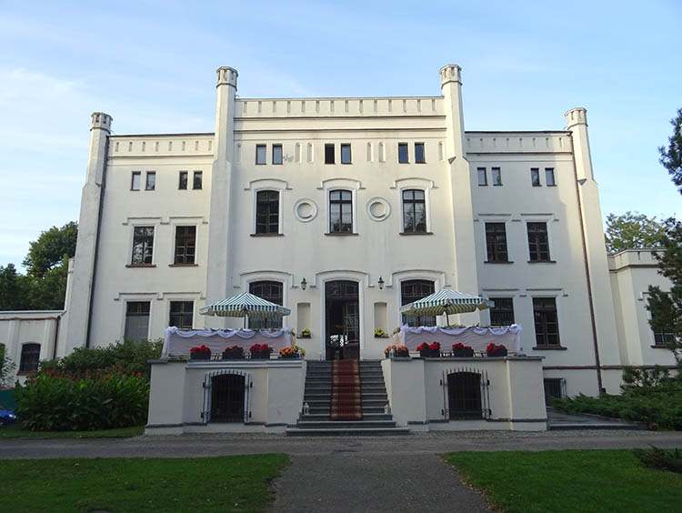 przód pałac w Bałoszycach