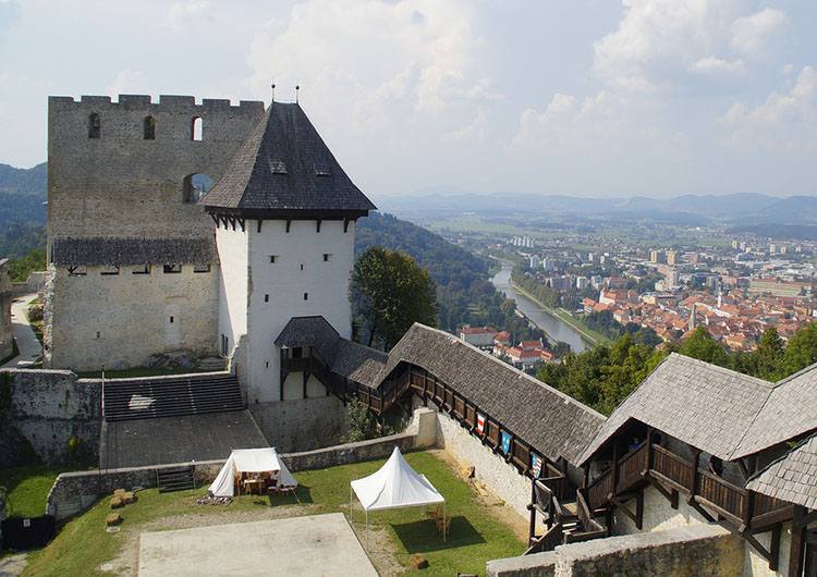 Celje zamek Słowenia ciekawostki atrakcje zabytki