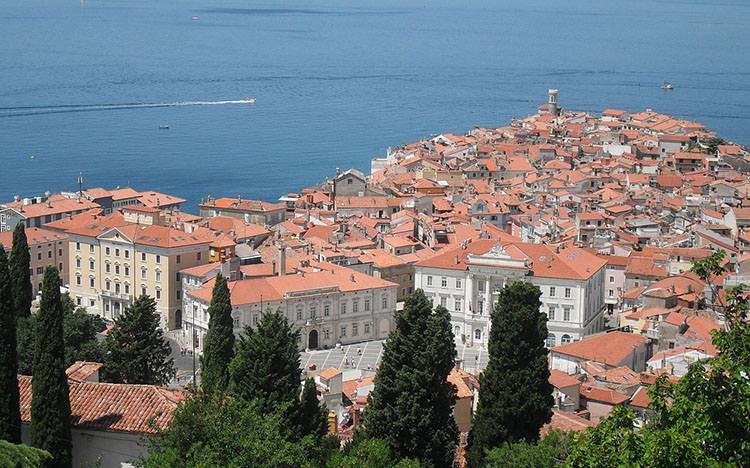 miasto Piran w Słowenii atrakcje Adriatyk półwysep