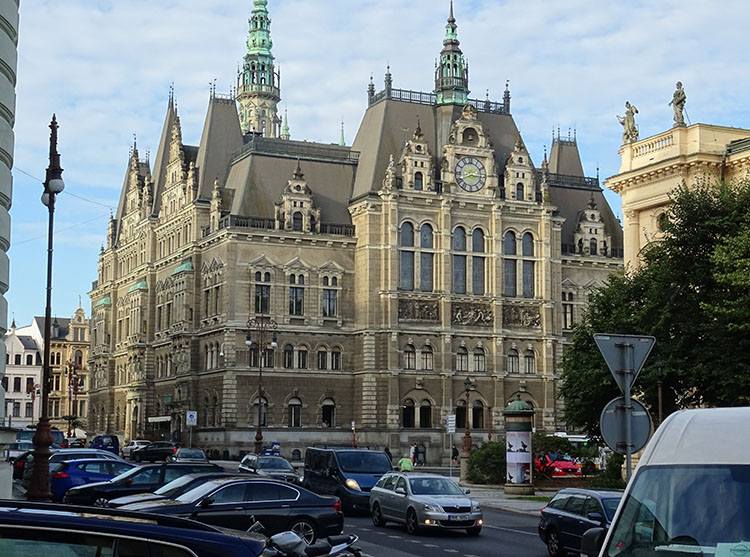 ratusz Liberec Czechy ciekawostki atrakcje zabytki