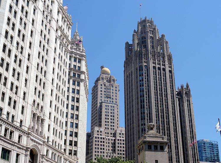 Tribune Tower wieżowiec Chicago ciekawostki atrakcje