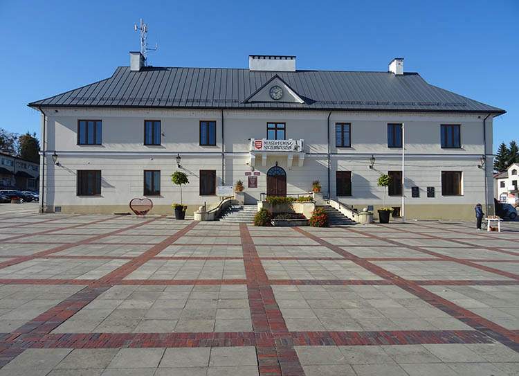ratusz w Szczebrzeszynie rynek plac Kościuszki