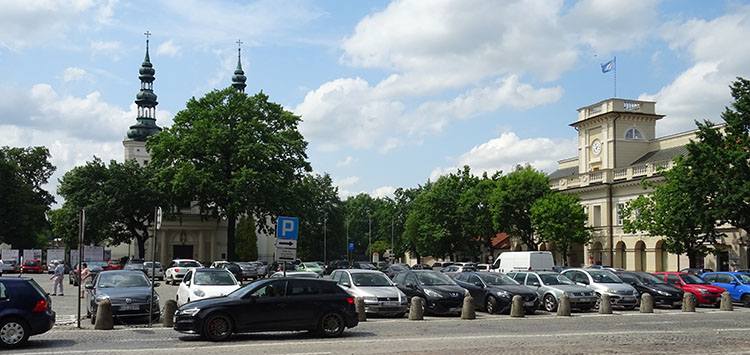 rynek w Łowiczu atrakcje zabytki historia