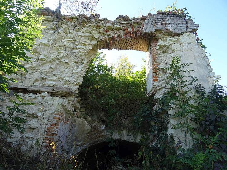 zamek w Szczebrzeszynie ruiny wieża atrakcje zabytki