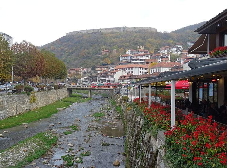 Prizren ciekawostki zabytki twierdza rzeka Bistrica domy